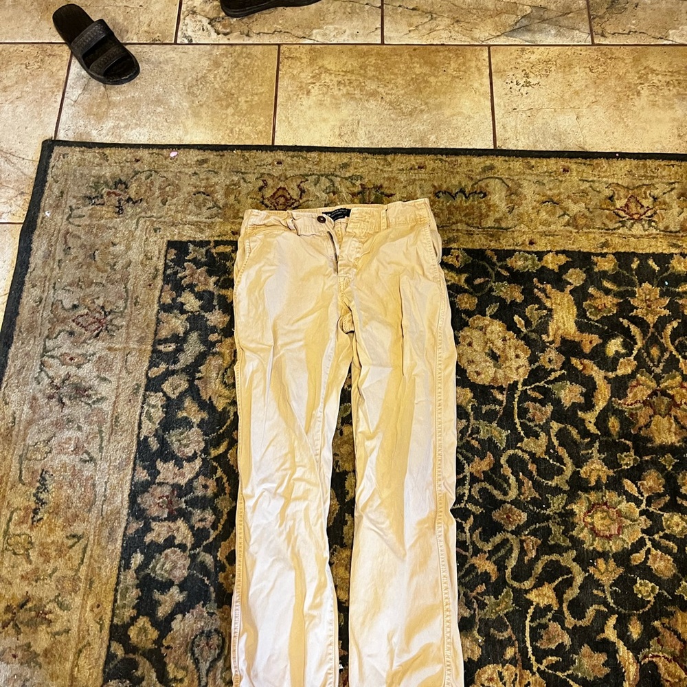 Men’s cargos looking pants brand new never worn